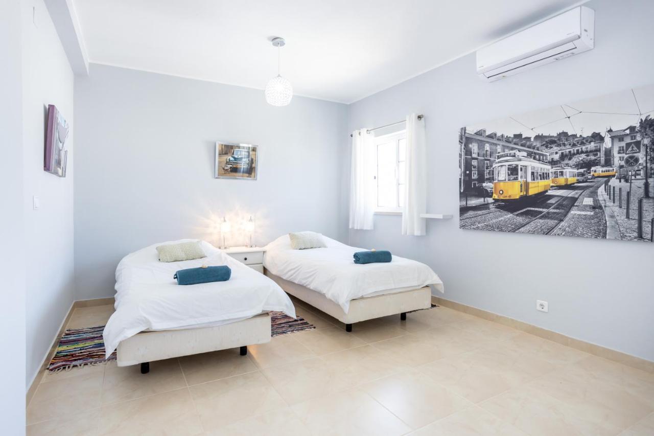 Newly Renovated 2 Bedroom Townhouse - Close To Salema Beach Bagian luar foto
